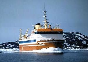 Cruising speed is 13,5 knots